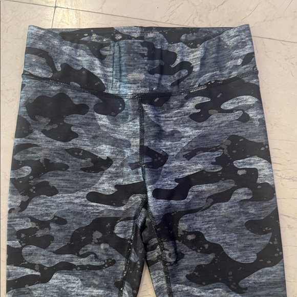 Terez Urban Camo Leggings - Black and Gray - Picture 3 of 12